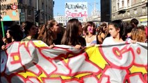 Milano, studenti in piazza contro Salvini 