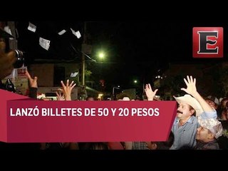 Alcalde que robo poquito, regala dinero en Nayarit