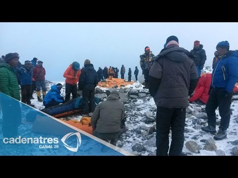 Más de 20 alpinistas muertos en el Everest por sismo en Nepal