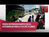 Padres de familia y normalistas bloquean la autopista del sol