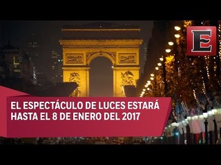 Las principales calles de Paris se ilumina de colores navideños