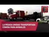 Afectación vial en Circuito Exterior Mexiquense por volcadura de tráiler