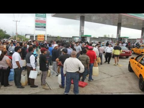Desabasto de gasolina en Oaxaca provoca caos en gasolineras