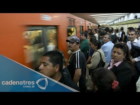 Cae invidente a las vías del metro en la línea 9