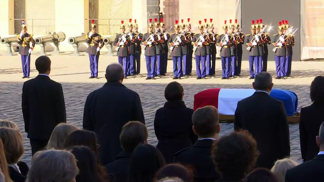 França se despede de Charles Aznavour