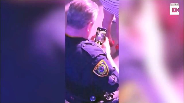 Ce policier est pris en flag en train de photographier les fesses d'une demoiselle à un concert de Drake