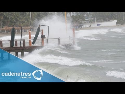 Tormenta Carlos retoma fuerza de huracán frente a costas de Guerrero