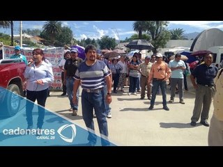 Integrantes de la CNTE marchan en Oaxaca