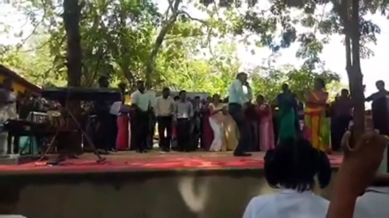 ළමා දිනයේ ගුරුවරුන් එකතුව ඉදිරිපත් කළ අපුරු නර්තනයක්  දෑක්කාම ඈස් වලට කදුලු ආවා හරිම අපුරුයි !
