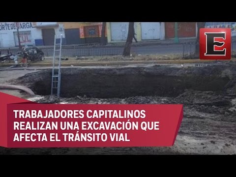 Reparan fuga de agua en calles de la delegación Álvaro Obregón