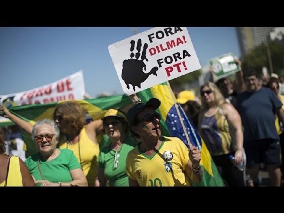 Cientos de miles de brasileños demandan la renuncia de Dilma Rousseff