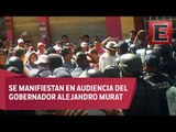 Maestros de la CNTE y policías se enfrentan en Oaxaca