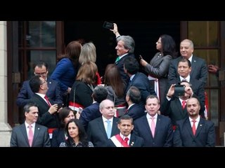 La polémica selfie durante discurso del presidente de Perú