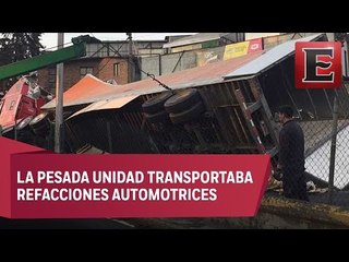 Viaducto-Tlalpan sufre afectación vial por volcadura de tráiler
