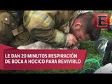 Bomberos de California reaniman a perro rescatado en incendio