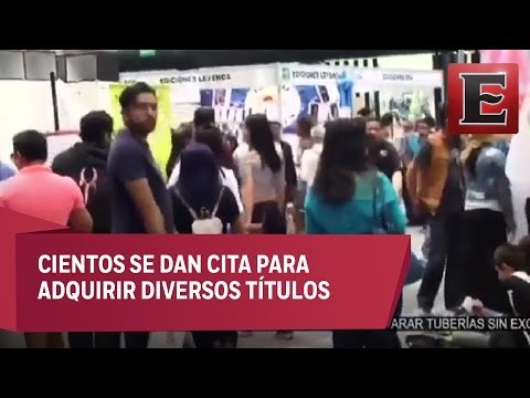 Gran afluencia en el Remate de Libros en el Auditorio Nacional