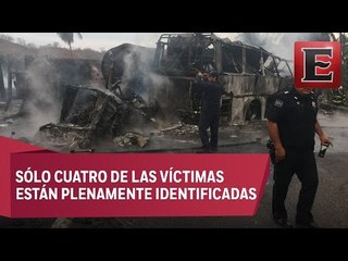 Aumenta a 26 la cifra de muertos por choque en la autopista Siglo XXI