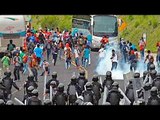 Fuerte enfrentamiento entre normalistas y policías antimotines de Guerrero