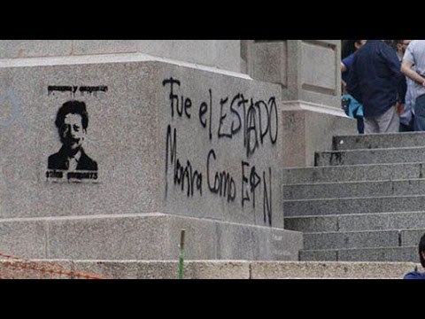 Pintas y destrozos a comercios capitalinos en marcha por normalistas