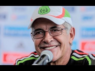 "El Tuca" sin bigote se despide del Tri