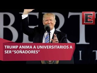 Trump pide a universitarios no rendirse ante las críticas