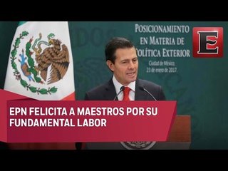 Peña Nieto felicita a los maestros en su día