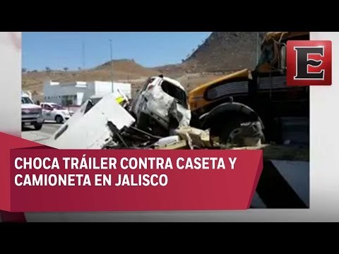 Tres lesionados tras choque entre trailer y camioneta en Jalisco