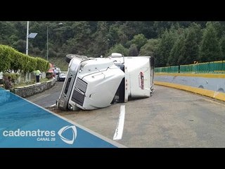 Vuelca tráiler en la México-Cuernavaca