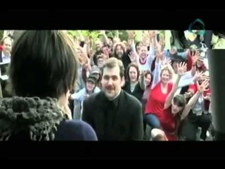 La sobremesa Original propuesta de matrimonio basada en una coreografía de baile