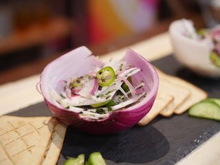 Cocina de solteros: ¡ceviche de coco! | Sale el Sol