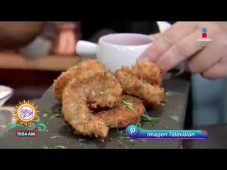 Download Video: Cocina de solteros: Camarones al coco con salsa | Sale el Sol