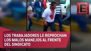 Obreros azucareros en Veracruz dan tremenda golpiza a su líder sindical