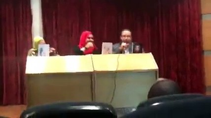 جانب من احدى المناقشات للاديبة فاطمة عمارة