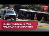 Mueren 12 turistas extranjeros al volcar autobús en Quintana Roo