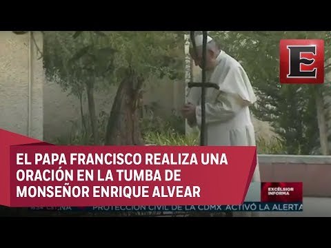 Papa Francisco visita la Tumba del Obispo de los Pobres