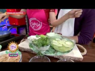 Mariana Garza prepara sopa de calabaza con cilantro | Sale el Sol