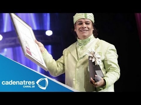 Juan Gabriel homenajeado en Perfume de Gardenias / Juan Gabriel in Perfume de Gardenias