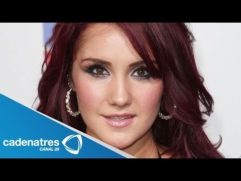 Dulce María hace dueto con Julión Álvarez / Dulce Maria do duet with Julion Alvarez