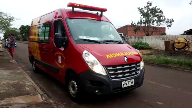 Homem de 60 anos cai de andaime e fica ferido