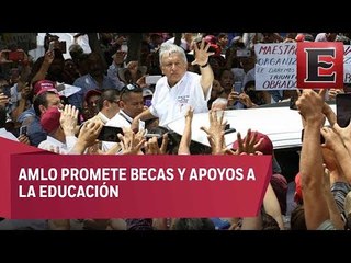 AMLO  promete becas para todos los estudiantes