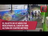 Hombre cae de las escaleras del Metro de Monterrey a las vas