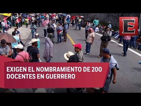 Maestros de la CETEG realizan bloqueos carreteros