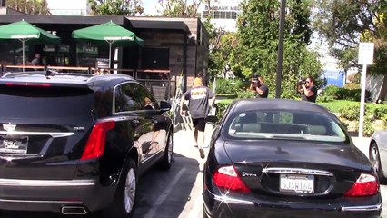 Justin Bieber Grabs A Starbucks Coffee For Pre-Hike Energy
