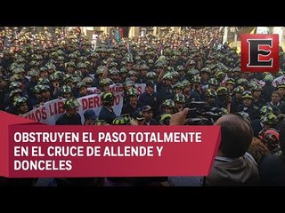Bomberos capitalinos realizan protesta en la ALDF por conflicto político