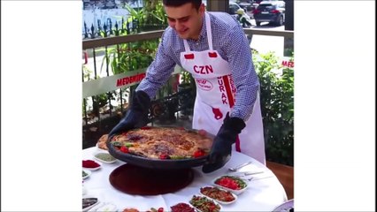 Kofta, grillades et produits frais pour le chef turc Burak Chef turc Burak Ozdemir