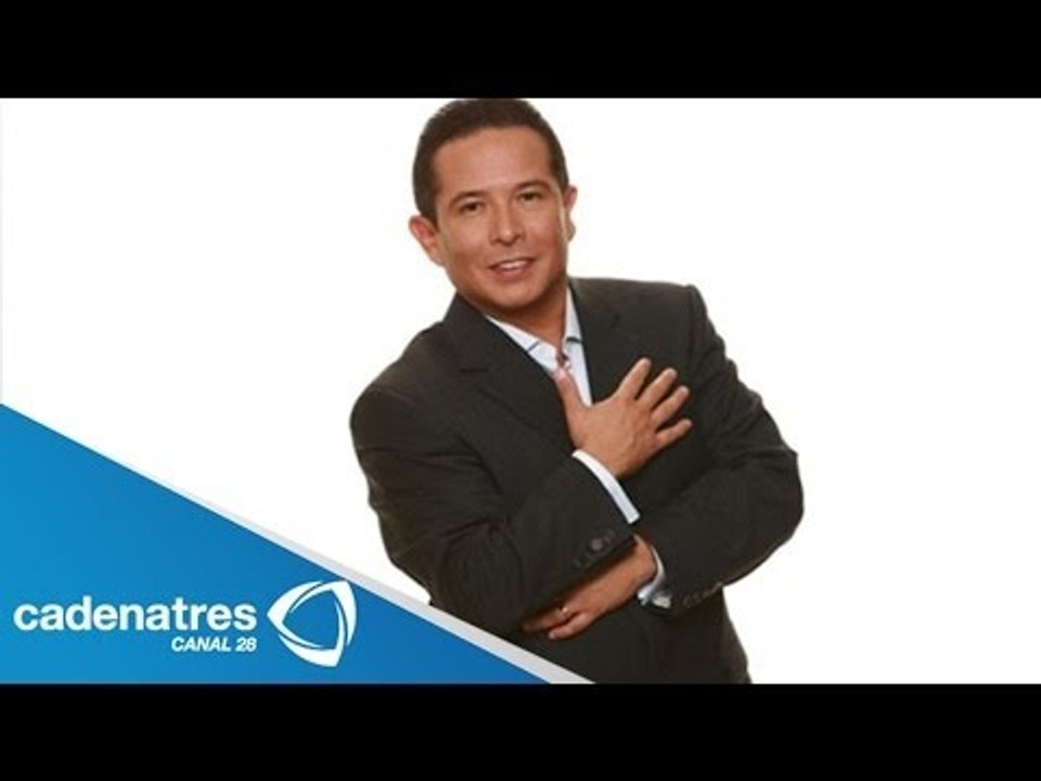 Gustavo Adolfo Infante recibe el premio de locución por En compañía de...