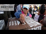 Jóvenes y ciudadanos salen a votar en Puebla