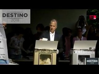 José Antonio Meade arriba a su casa de campaña