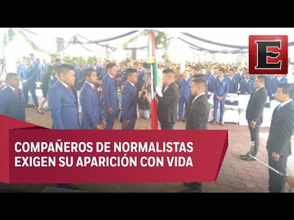 Se gradúa la generación de los 43 normalistas desaparecidos
