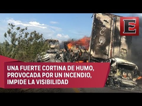 Carambola en la Coatzacoalcos-Villahermosa deja varios heridos y autos calcinados